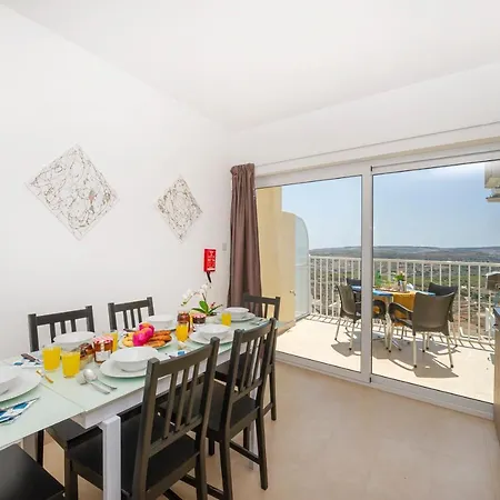 Summer Breeze Apartment With Panoramic Terrace - By Getawaysmalta Mellieha Exterior photo