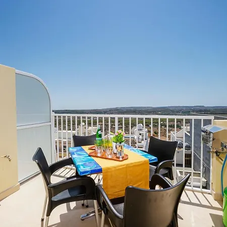 Summer Breeze Apartment With Panoramic Terrace - By Getawaysmalta Mellieha Exterior photo