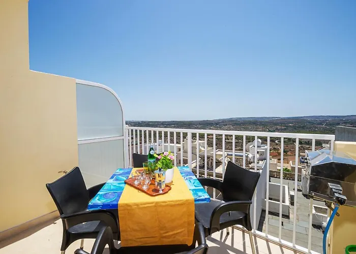 Summer Breeze Apartment With Panoramic Terrace - By Getawaysmalta