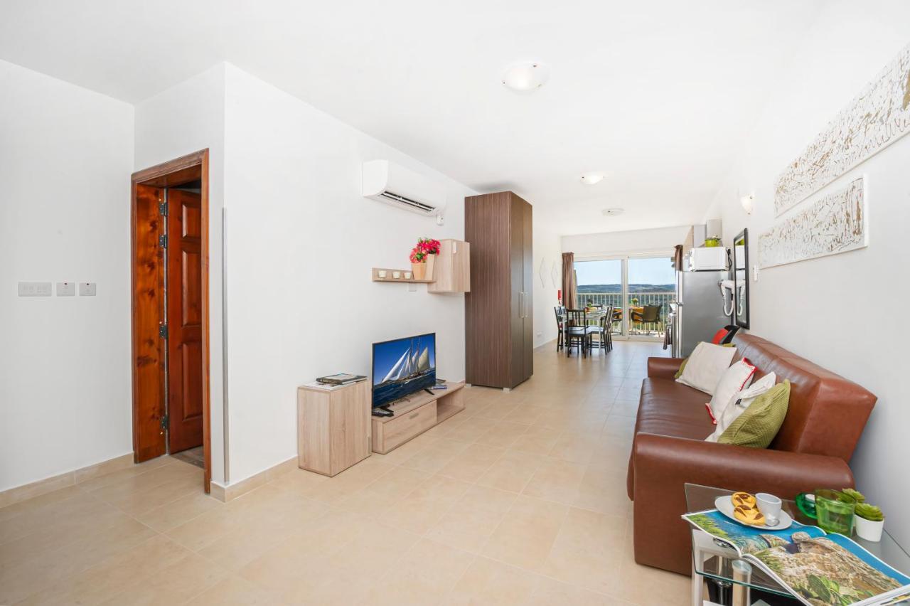 Apartment Summer Breeze With Panoramic Terrace - By Getawaysmalta